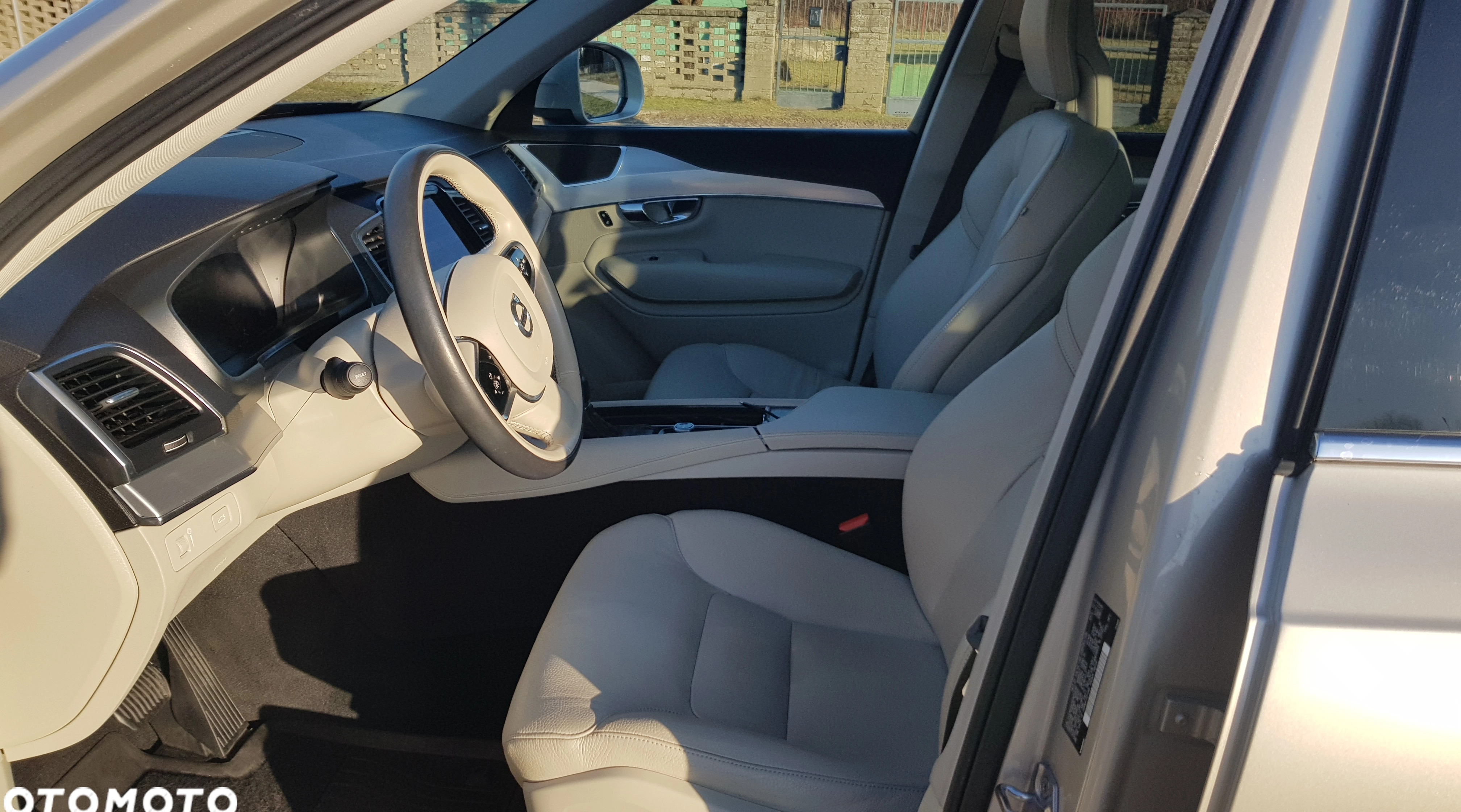 Volvo XC 90 cena 129000 przebieg: 132000, rok produkcji 2016 z Drzewica małe 56